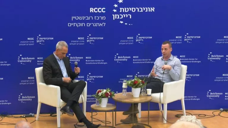 עמית סגל חושף: בנט ולפיד סיכמו על 12 שריונים ב-29 מקומות; איזנקוט בחוץ — image 4