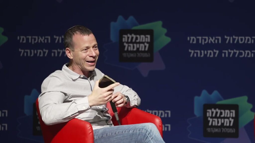 עמית-סגל-וחיים-לוינסון-בפאנל-על-תקשורת-ורשתות-חברתיות-בהנחיית-שי-גל-במכללה-למנהל